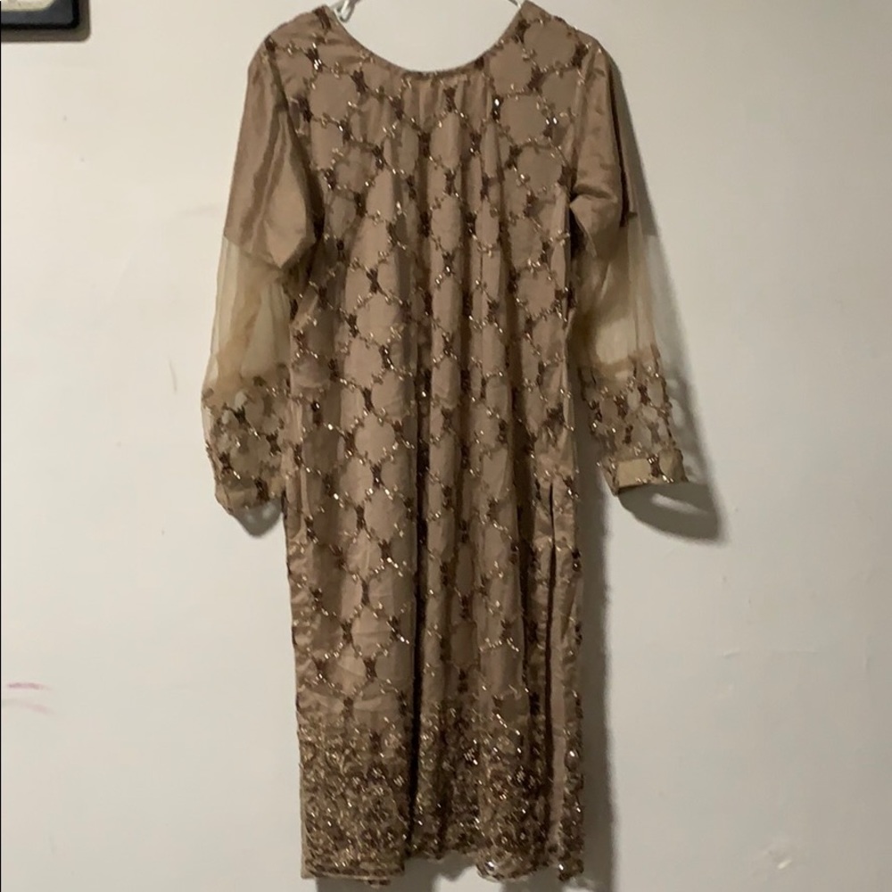 Two piece Pakistani Shalwar Kameez Dress - Picture 5 of 8